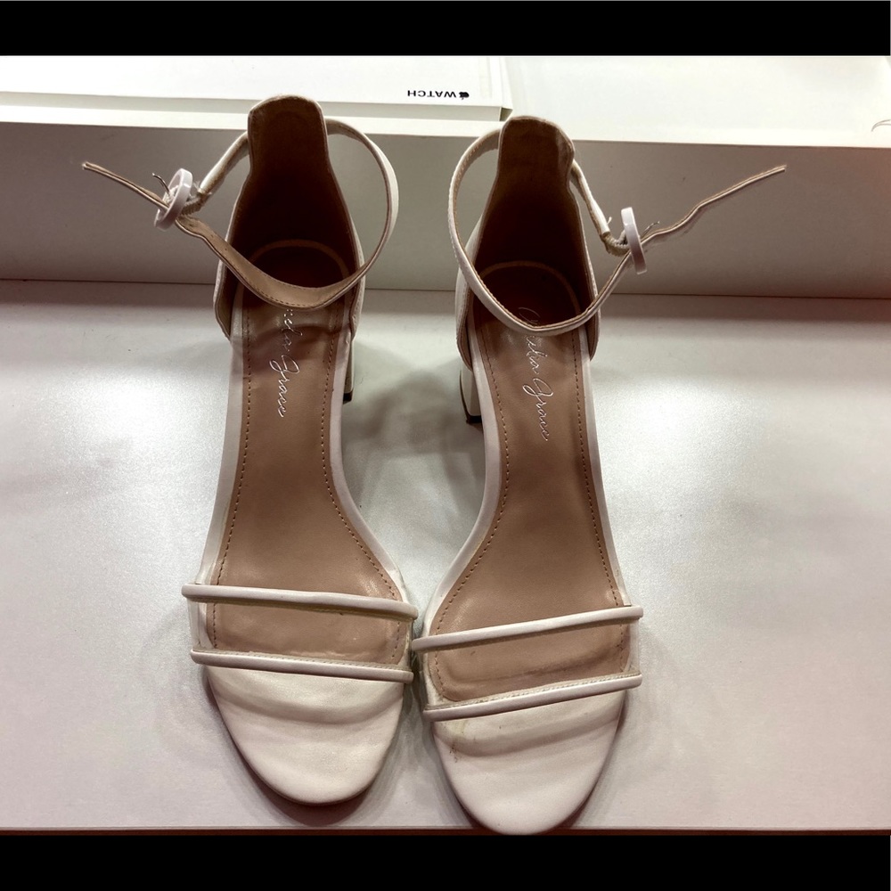 White heels 👠